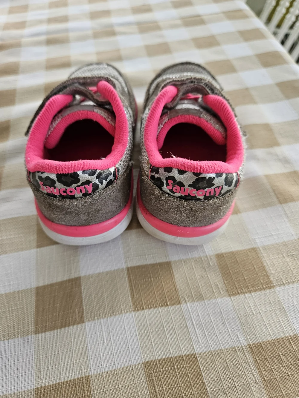 Saucony laces hook